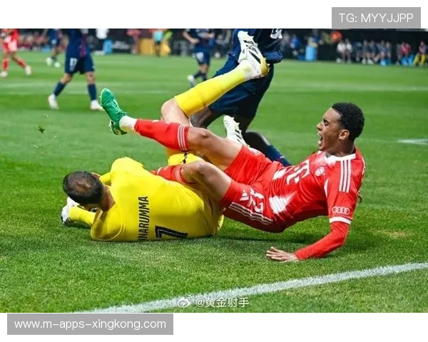 萨内边路超车后横传门前，穆西亚拉轻松推空门得分